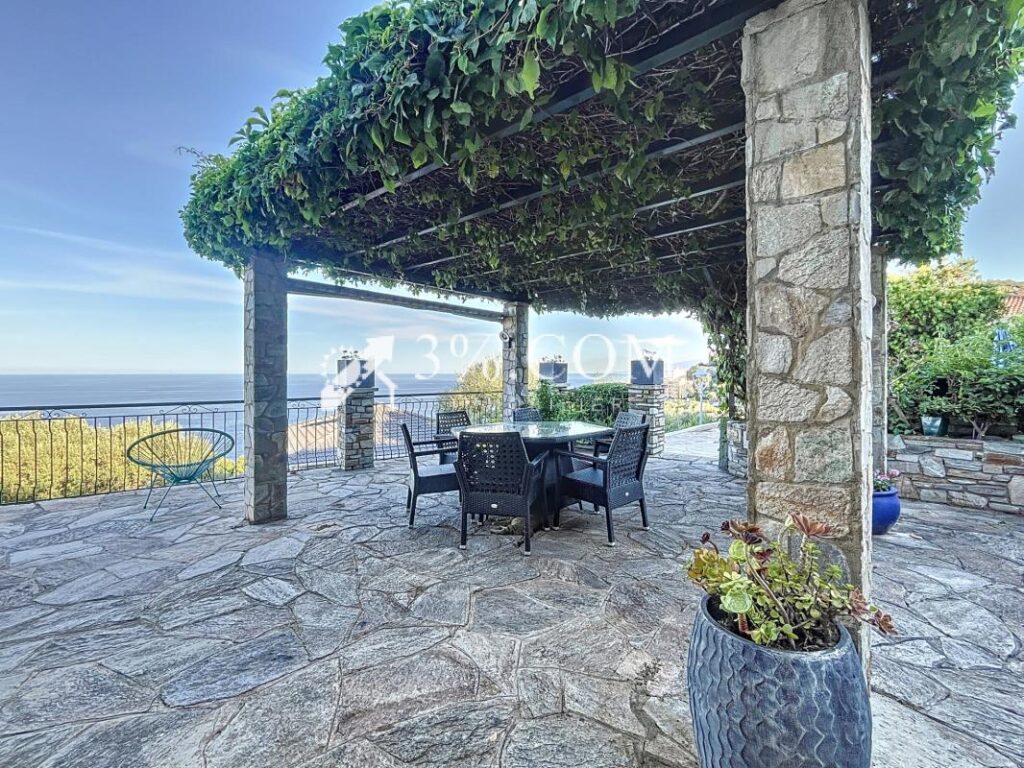 Maison 165 m2 habitables vue exceptionnelle sur mer – 7 pièces – 5 chambres – 165 m²