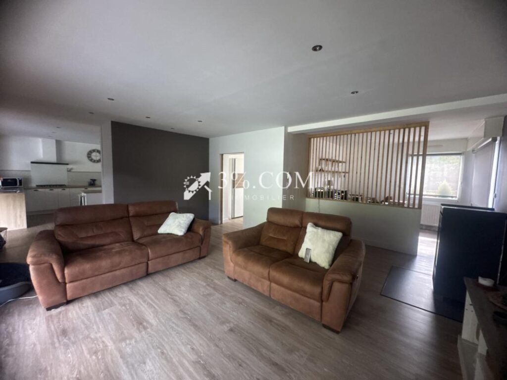 Pavillon individuelle de 2006 avec 5 chambres à Famars – 8 pièces – 5 chambres – 140 m²