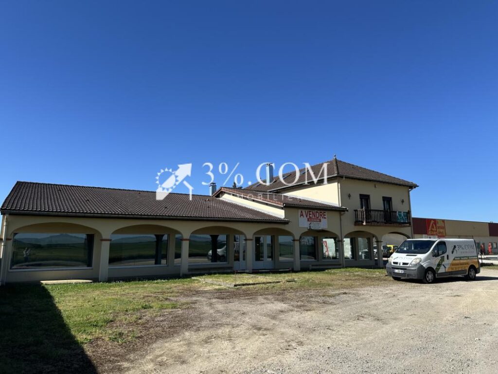 Locaux commerciaux avec logement 639 m2 DOMBASLE EN XANTOIS – 12 pièces – 6 chambres – 639 m²