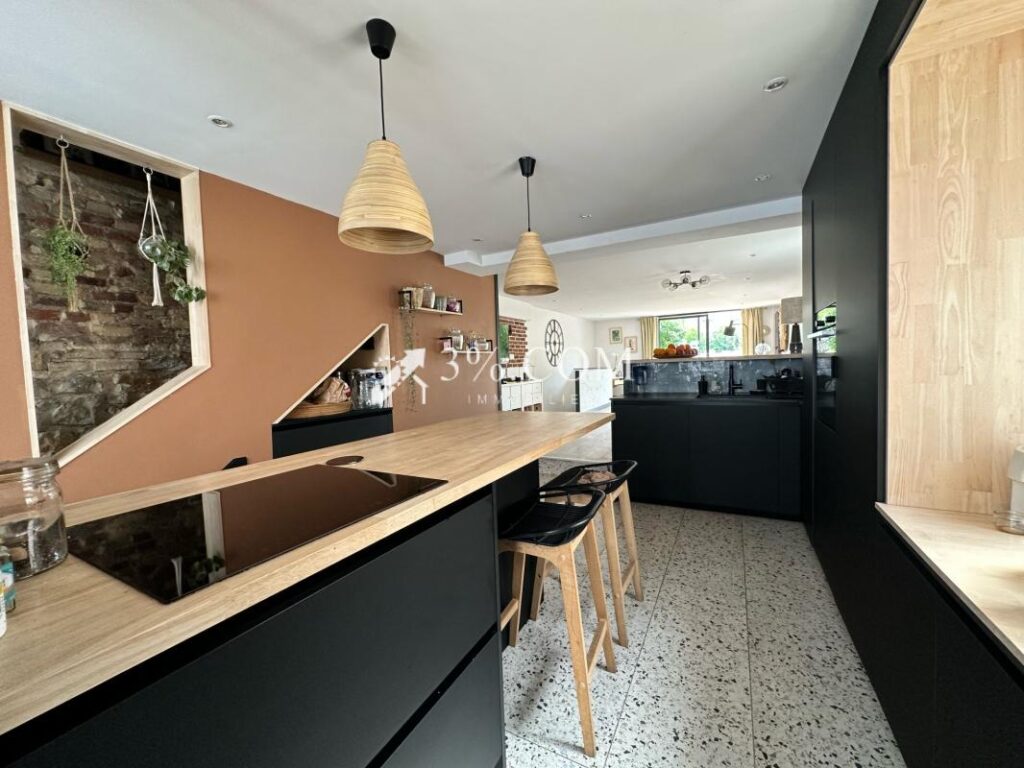 Maison semi-mitoyenne avec vue cathédrale – 7 pièces – 4 chambres – 132 m²