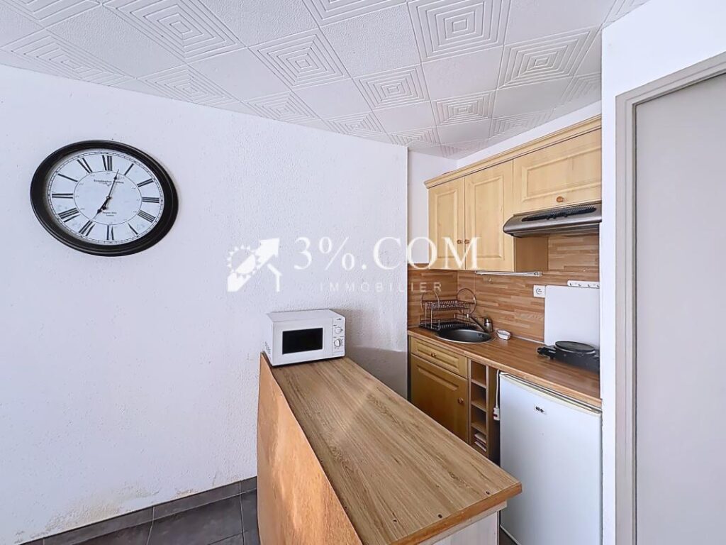 Studio de 24.85 m2 avec loggia, cellier & parking à Gruissan – 1 pièce – NR chambres – 24 m²