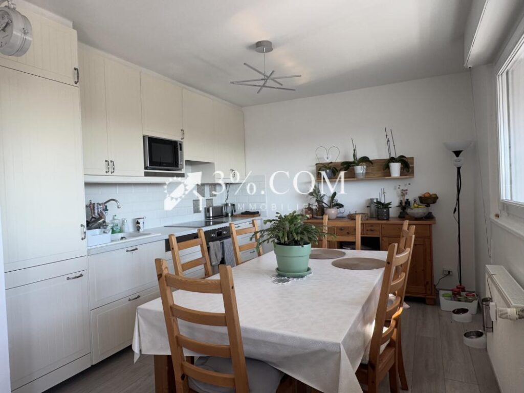 3%COM Beau F5 avec 4 chambres et 2 salles de bain/d’eau – 5 pièces – 4 chambres – 96 m²