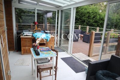 Maison 4 chambres, jardin, garages – 6 pièces – 4 chambres – 141 m²