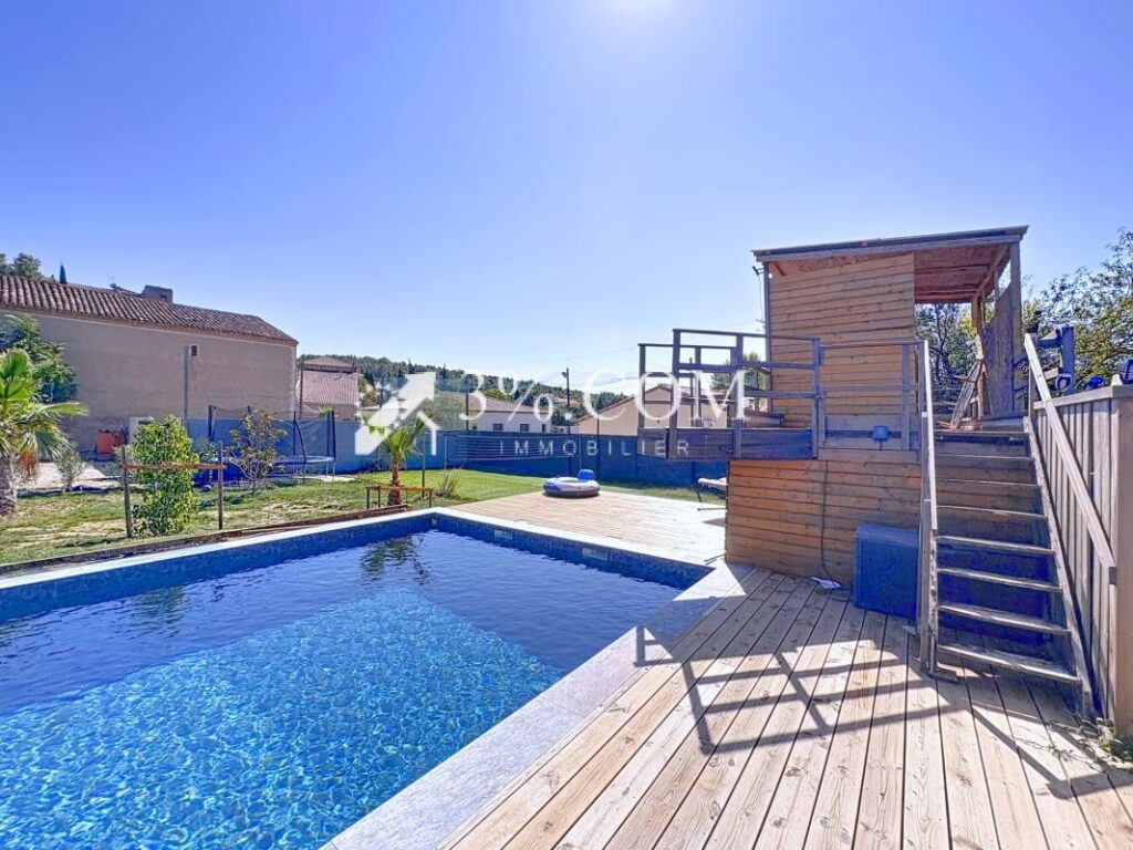 Belle maison contemporaine 6 pièces de 148 m2 avec piscine – 6 pièces – 4 chambres – 148 m²