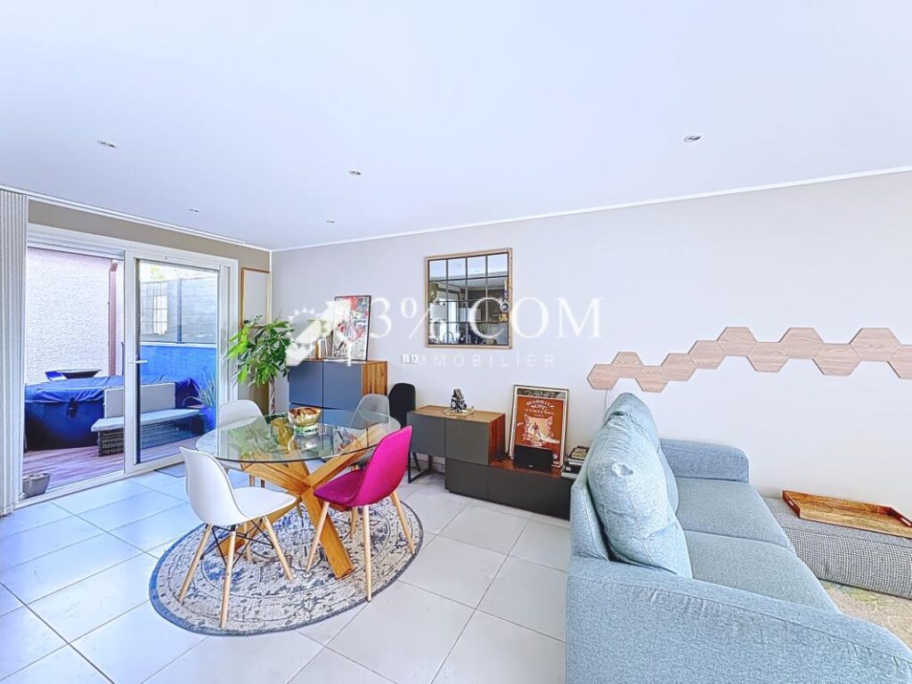 Villa contemporaine T5 de 100 m2 avec terrasse, jardin & pla – 6 pièces – 4 chambres – 100 m²