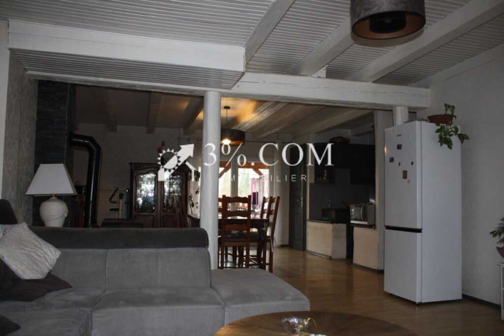 Maison de caractère 162 m2 combles aménageables 6,90 are – 5 pièces – 4 chambres – 162 m²