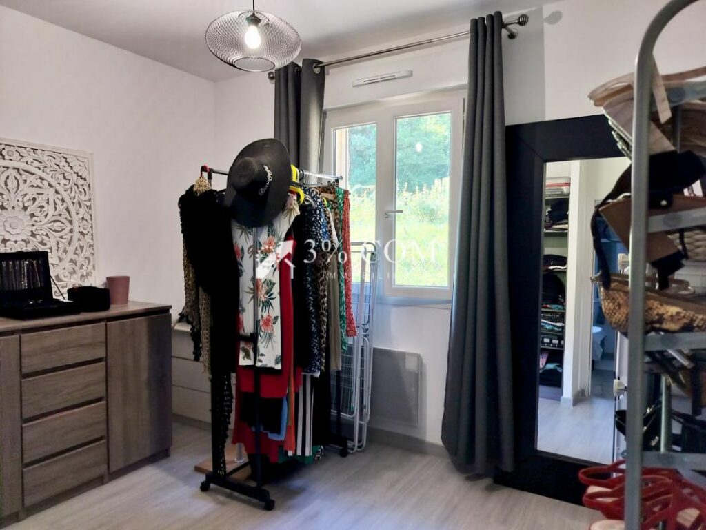 Villa avec vue dégagée de 90m2 – sous sol complet et parcell – 4 pièces – 2 chambres – 86 m²