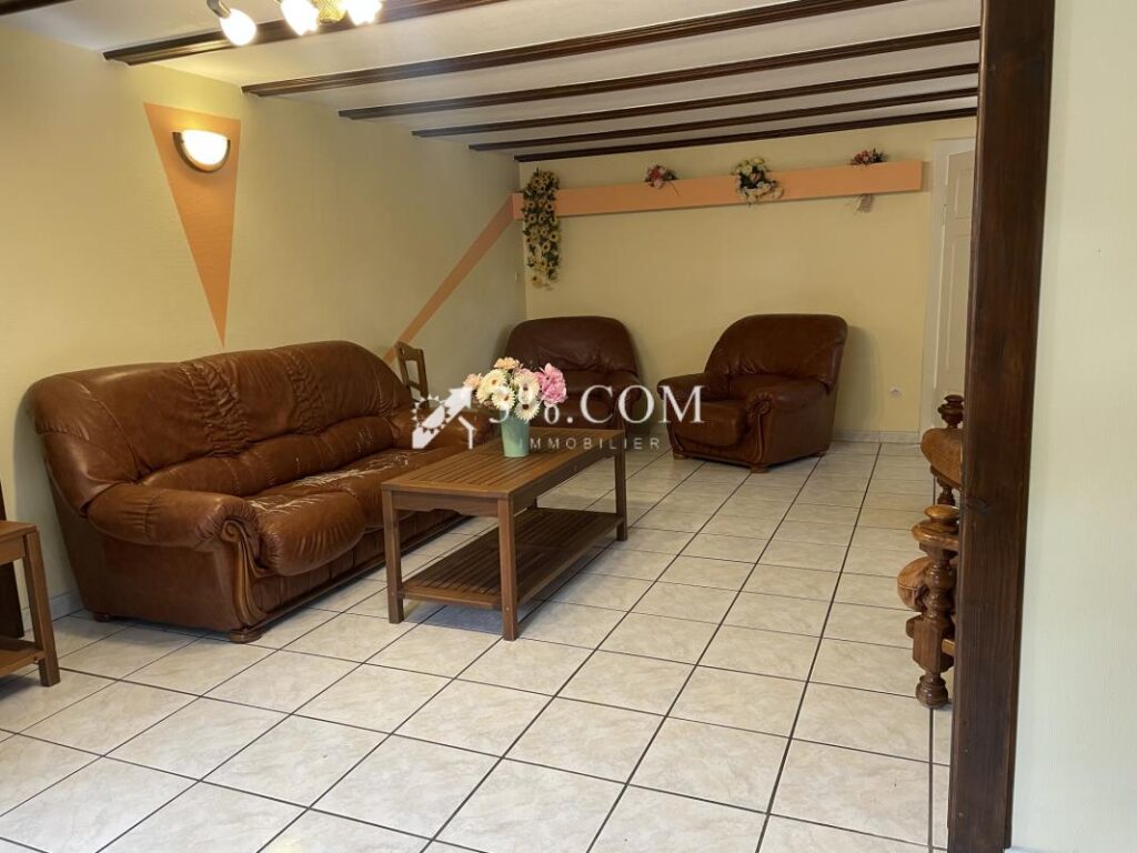 Maison gite dans un cadre naturel – 25 pièces – NR chambres – 630 m²