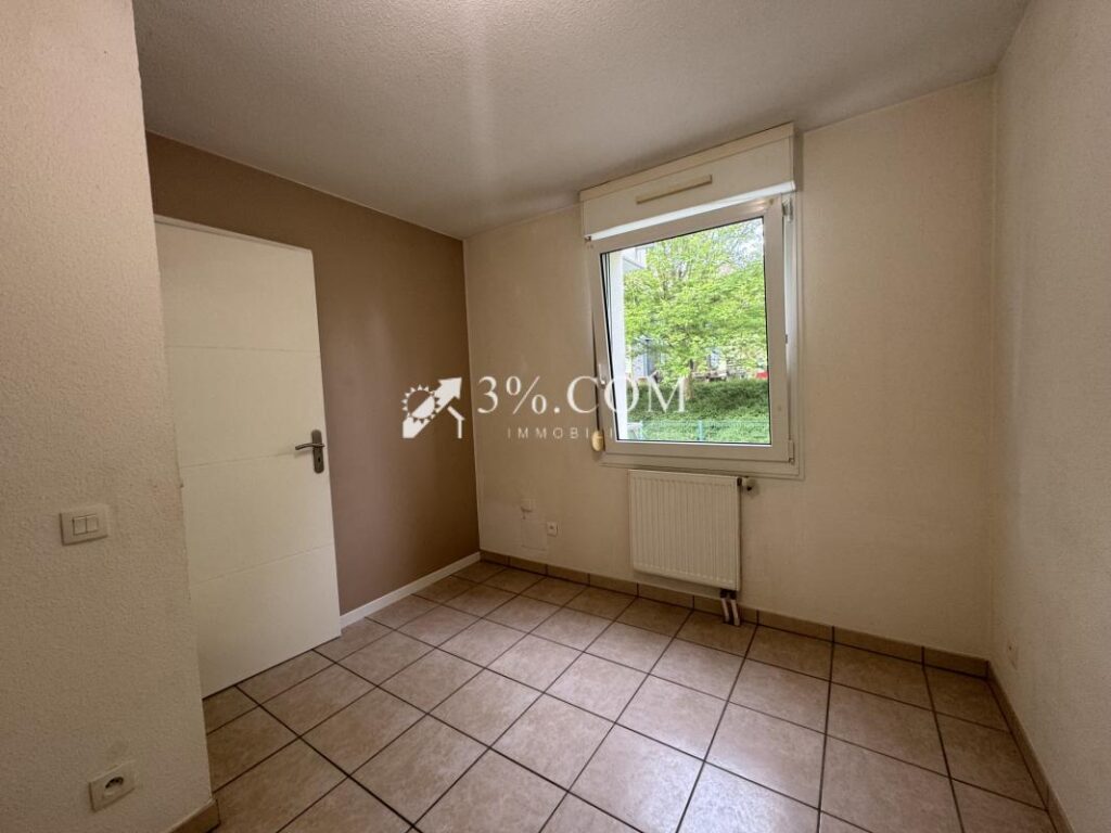 3%.COM Appartement F2 avec terrasse et parking – 2 pièces – 1 chambre – 33 m²