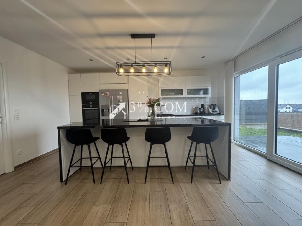 3%COM Belle maison d’architecte 4 chambres et 2 salles de b – 6 pièces – 4 chambres – 154 m²