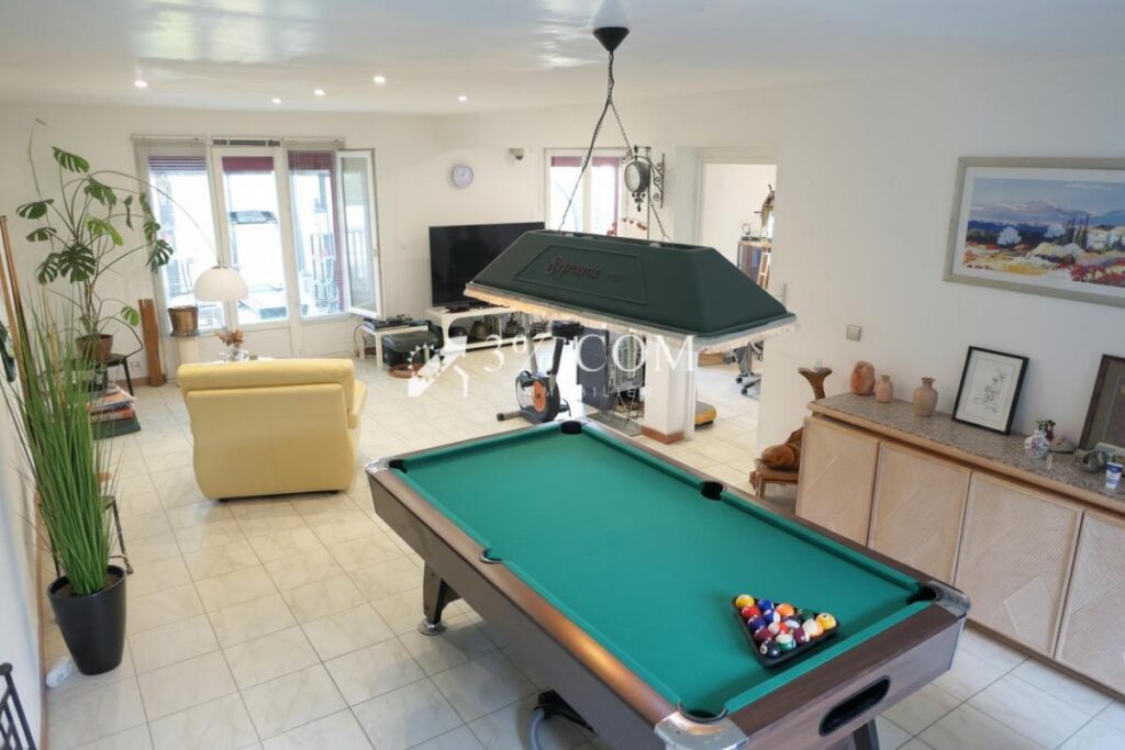 Maison avec vue panoramique – 6 pièces – 3 chambres – 132 m²