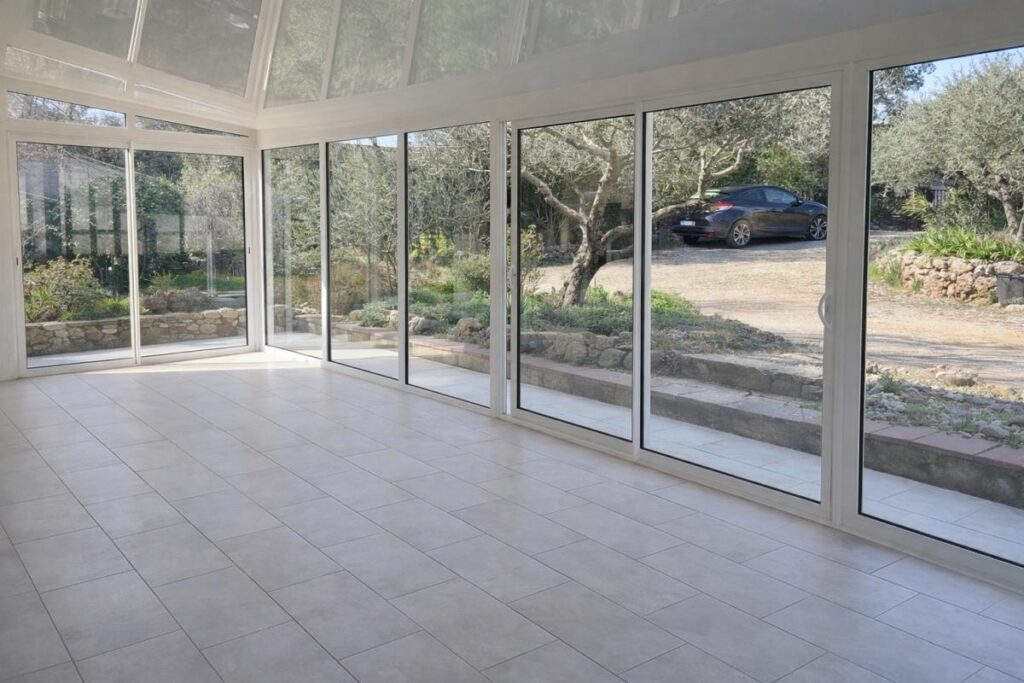 Ensemble immobilier Flassans 300 m2 – 11 pièces – 5 chambres – 330 m²