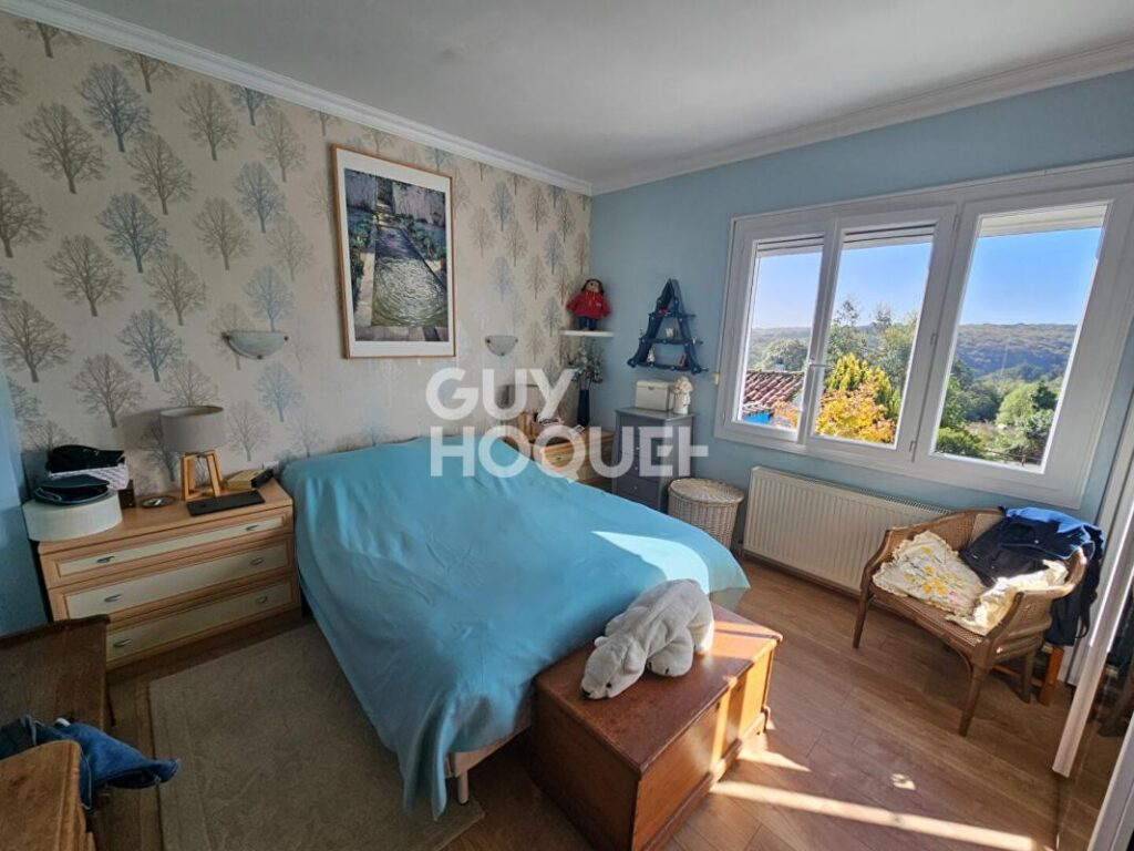 Maison atypique Mervent – 6 pièces – 4 chambres – 169 m²