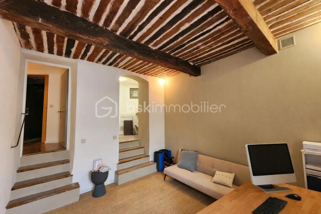 Bien d’exception au cœur du village prestigieux de Lourmarin – 5 pièces – 3 chambres – 130 m²