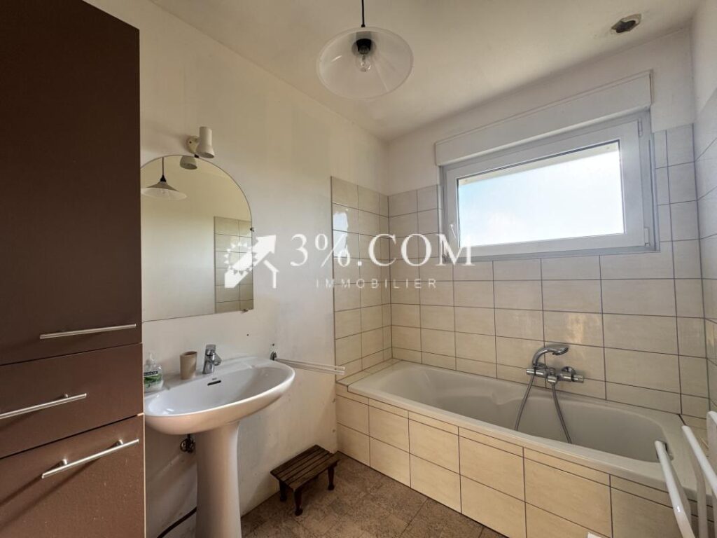 Maison plain pied 83m2 avec 2 chambres à rafraîchir sur 4 – 3 pièces – 2 chambres – 83 m²