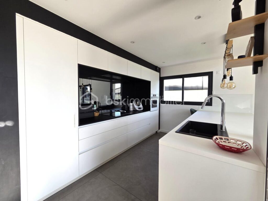 Villa Récente Criel de Moirans 495 000 € – 5 pièces – 4 chambres – 158 m²