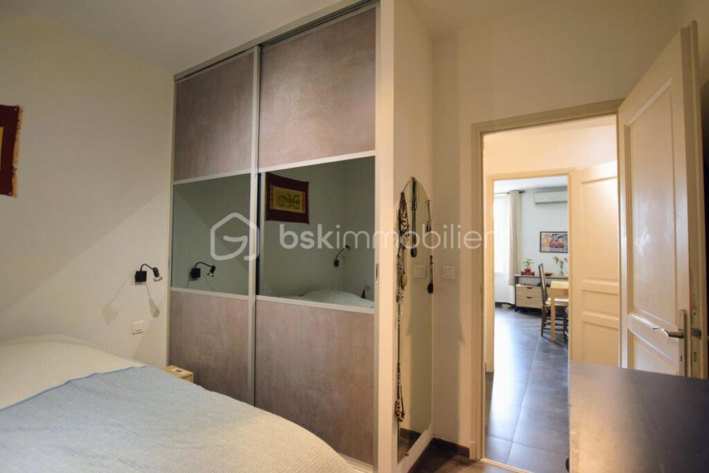 T2 DE45 M2 EN REZ DE JARDIN, TERRASSE, ET PLACES DE PARKING – 2 pièces – 1 chambre – 45 m²