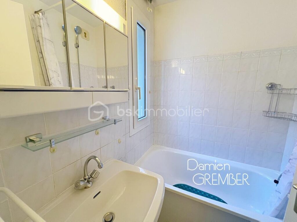 ✨ SETE – T2 cabine de 35m² avec PARKING dans résidence avec piscine – 2 pièces – 1 chambre – 35 m²