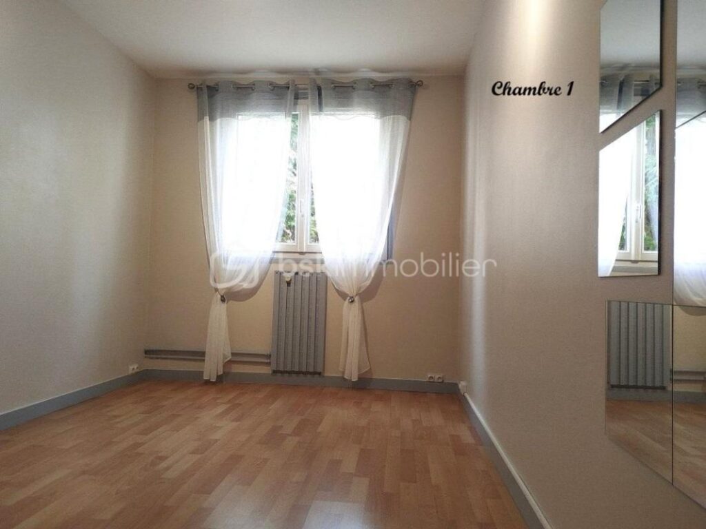 BEL APPARTEMENT IDEALEMENT SITUE – 5 pièces – 3 chambres – 92 m²