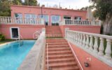 VILLA DE PLAIN-PIED VUE MER – 167 m² – TERRASSES – PISCINE – ROOF-TOP – À 50 MÈTRES DE LA MER – PROCHE PLAGES DES SABLETTES – 3 CHAMBRES + DÉPENDANCE – 599 000 € – 6 pièces – 4 chambres – 167 m²