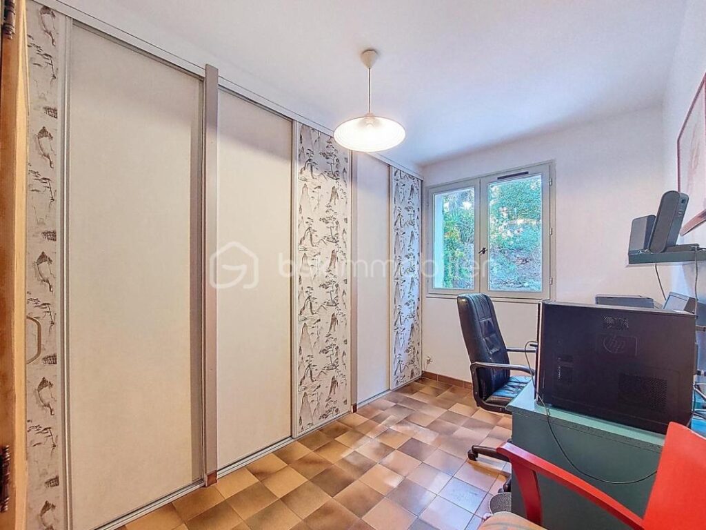 VILLA DE CARACTERE – 6 pièces – 5 chambres – 135 m²