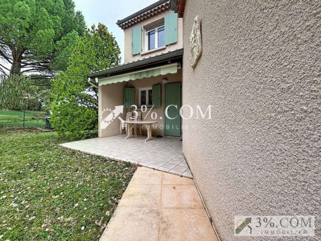 Maison 150,59 m2 habitables avec sous-sol et piscine dans se – 5 pièces – 4 chambres – 150 m²