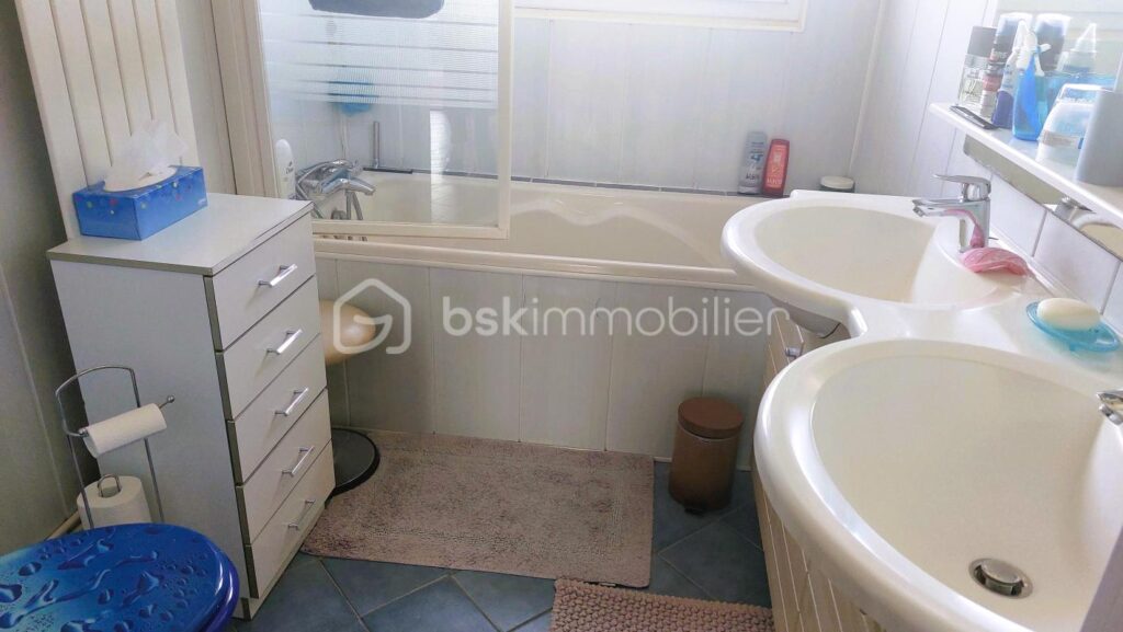 Belle maison sénonaise au charme authentique – 7 pièces – 4 chambres – 172 m²