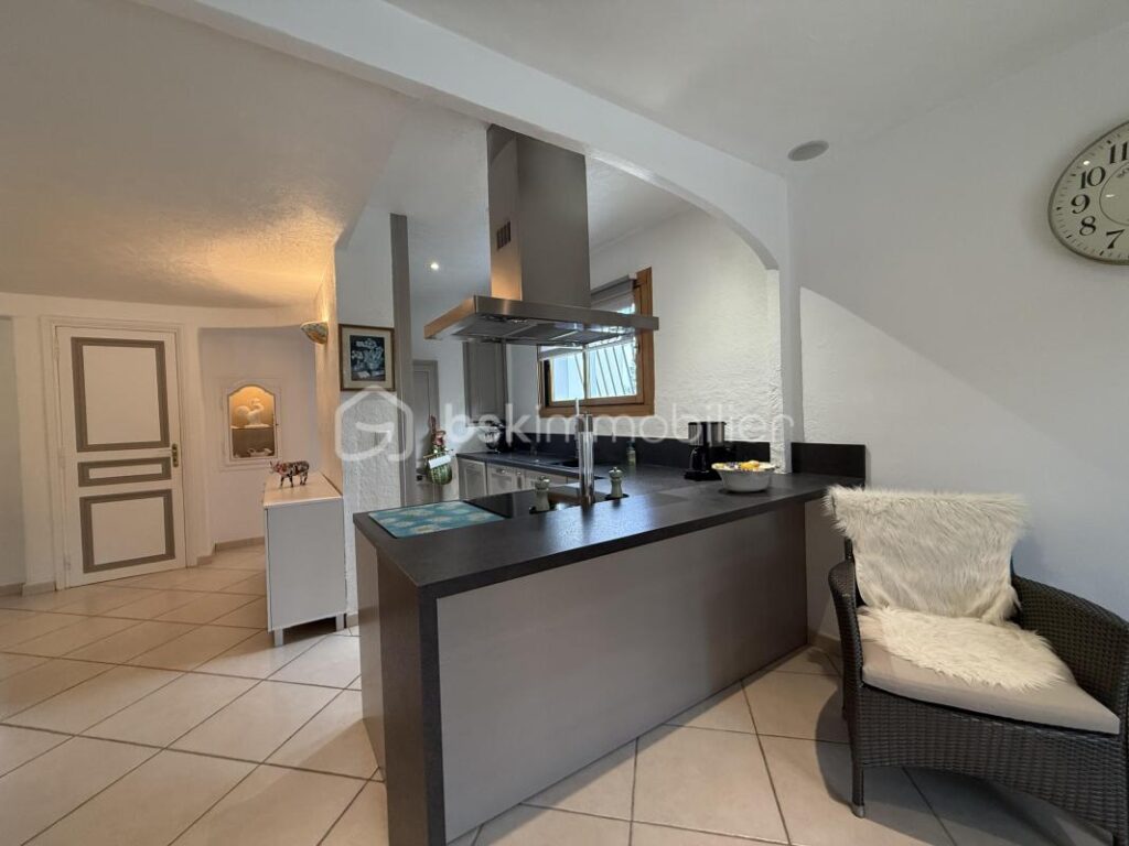 Maison Appartement – 4 pièces – 3 chambres – 110 m²