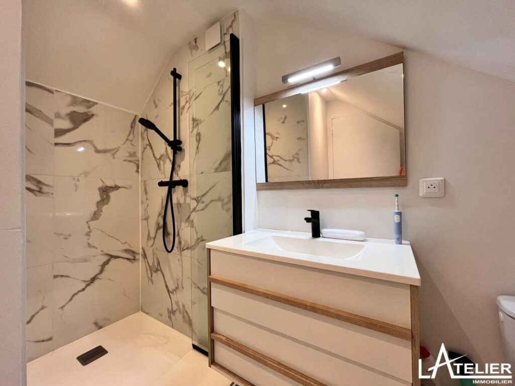 LE CROISIC – Maison rénovée 5ch proche plages et commerces – 6 pièces – 5 chambres – 140 m²