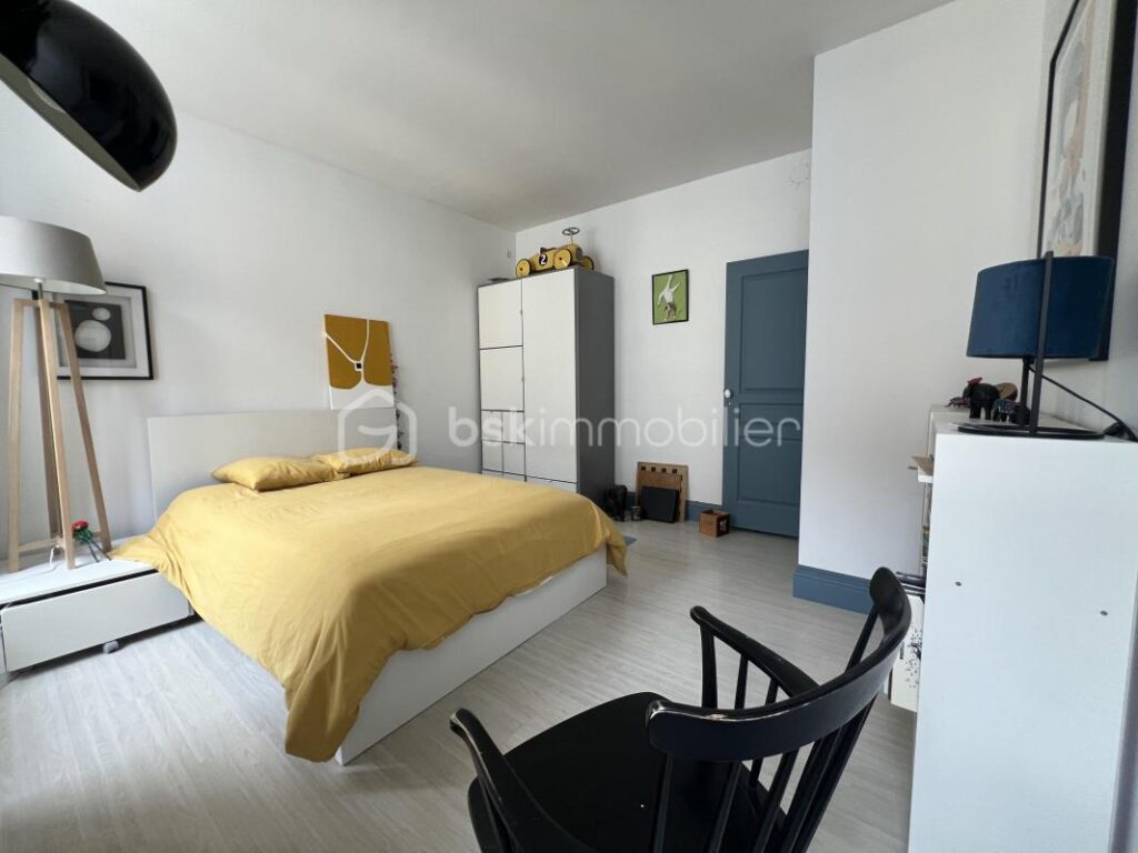 Maison bourgeoise au centre ville d’Etampes – 7 pièces – 6 chambres – 200 m²