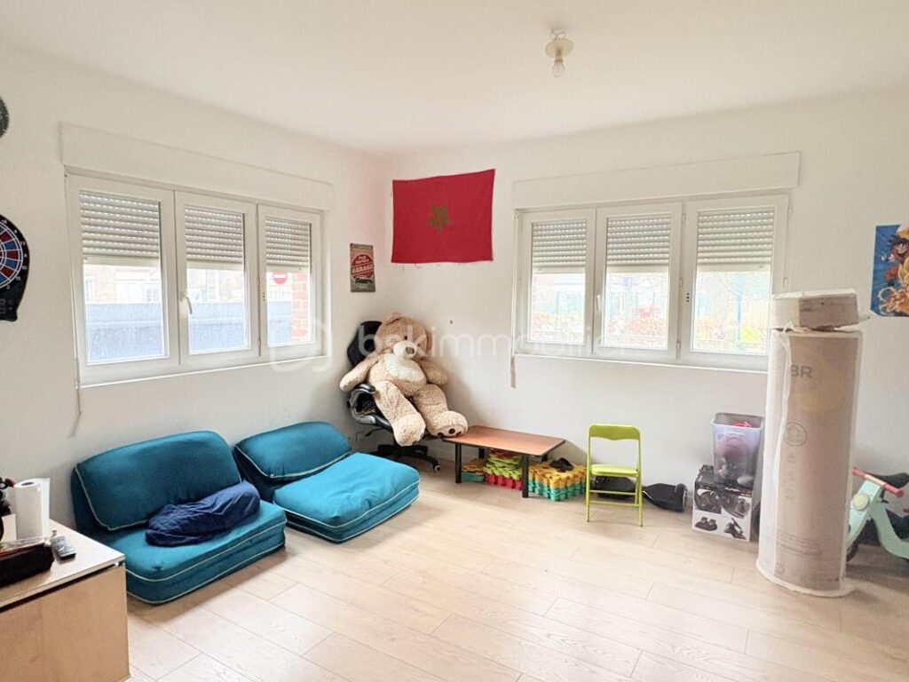 Maison familiale semi plain pied 148 m2 Libercourt – 7 pièces – 5 chambres – 147 m²