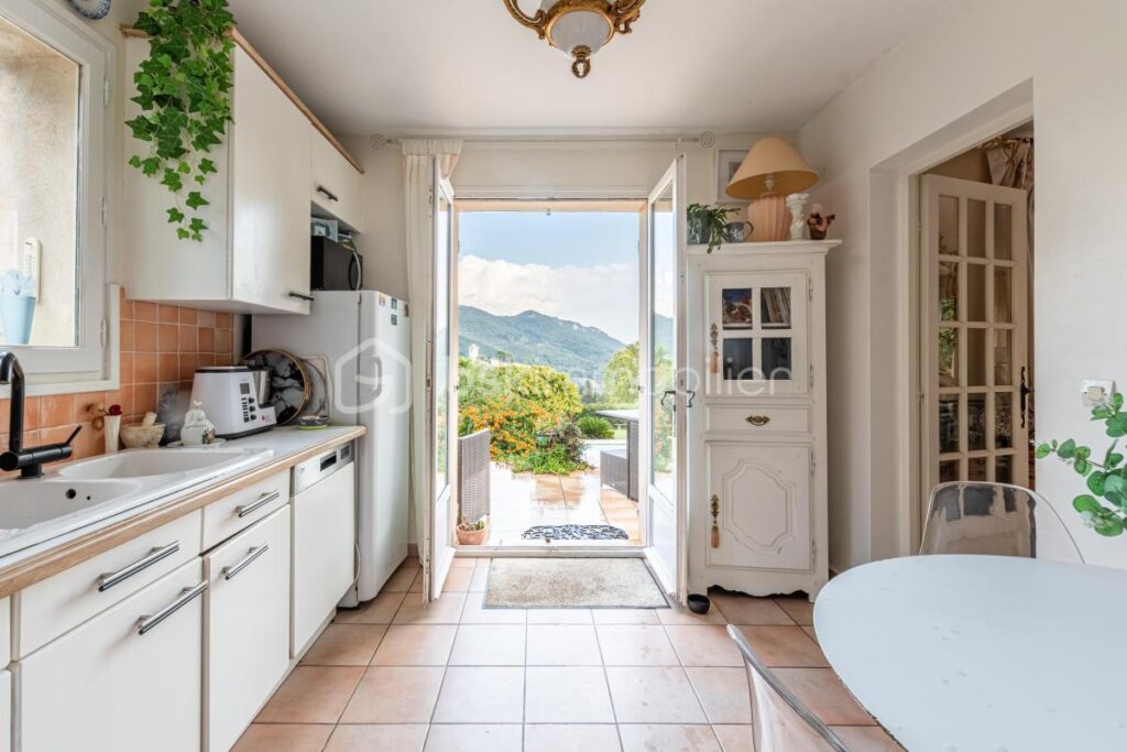 VUE EXCEPTIONNELLE – 5 pièces – 4 chambres – 126 m²