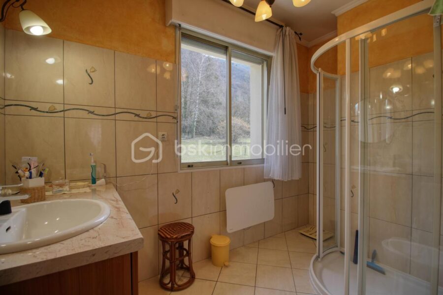 Maison à vendre à Saint martin de la cluze