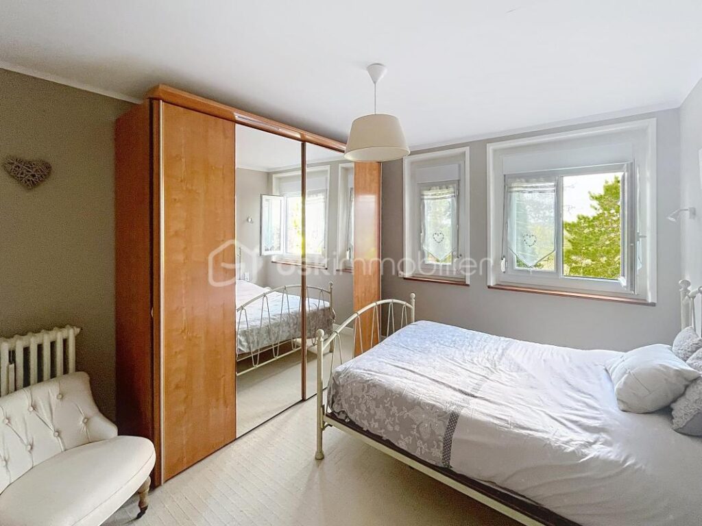 PROPRIETE DE CARACTERE – 7 pièces – 4 chambres – 210 m²