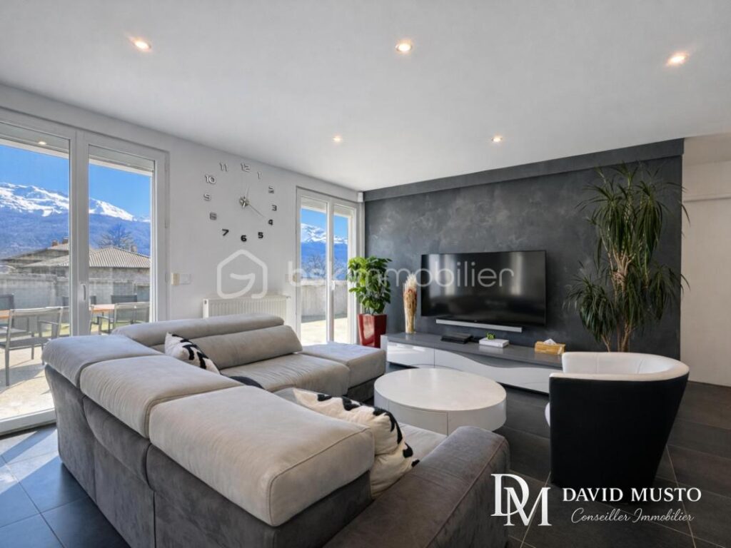 Maison Plain-Pied Lumbin – 5 pièces – 3 chambres – 108 m²