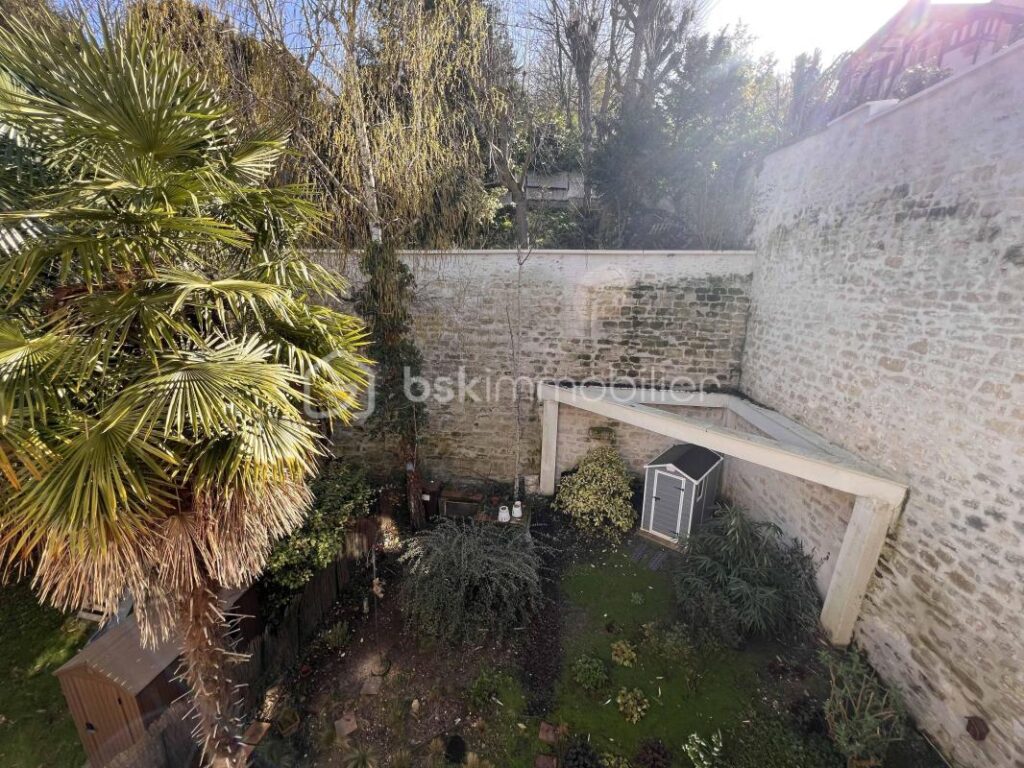 T4 en duplex avec 3 chambres lumineux de 96 m2 – 4 pièces – 3 chambres – 95 m²