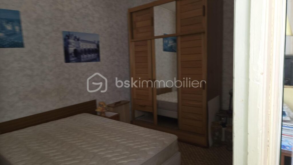 Maison en pierre 6 pièces – 89 m² – Vue Meuse – 3 chambres + grenier aménageable – 6 pièces – 3 chambres – 90 m²