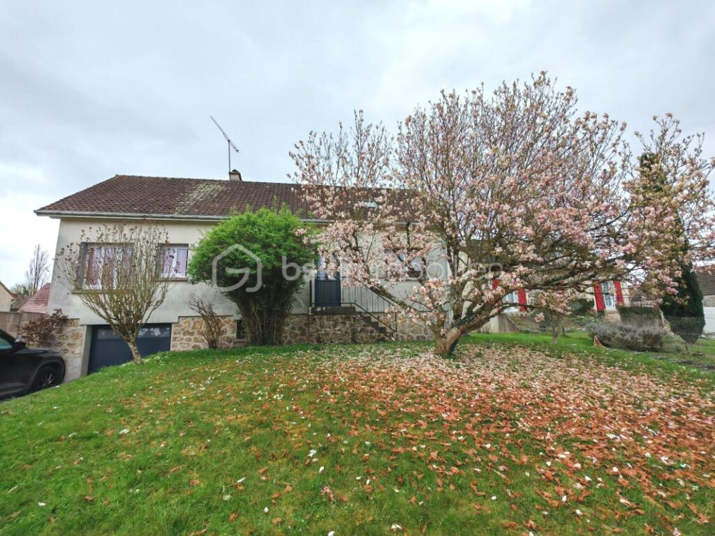 Maison familiale lumineuse avec sous-sol total et jardin – 6 pièces – 4 chambres – 126 m²