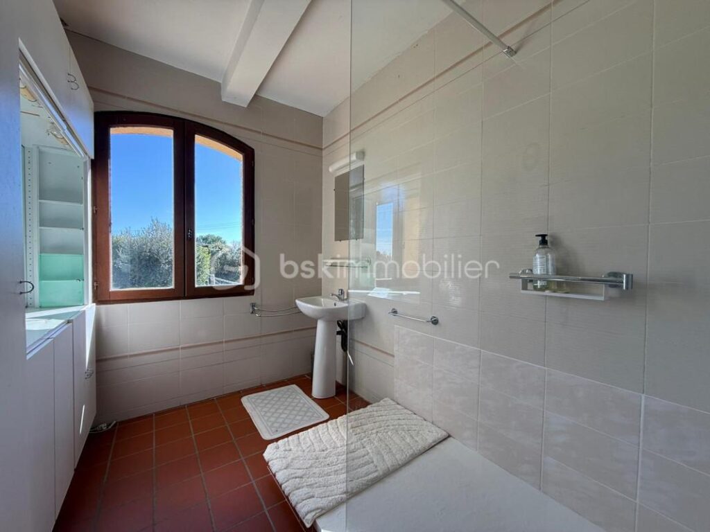 EXCLUSIVITÉ – Maison au calme absolu avec annexe – Plateau de Puyricard – 8 pièces – 5 chambres – 230 m²