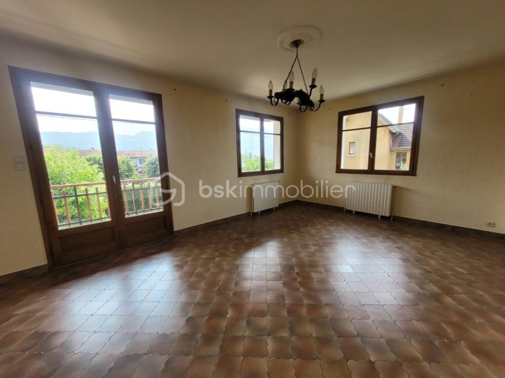 Saint Jean de Moirans Maison Individuelle 400 000 € – 6 pièces – 4 chambres – 130 m²