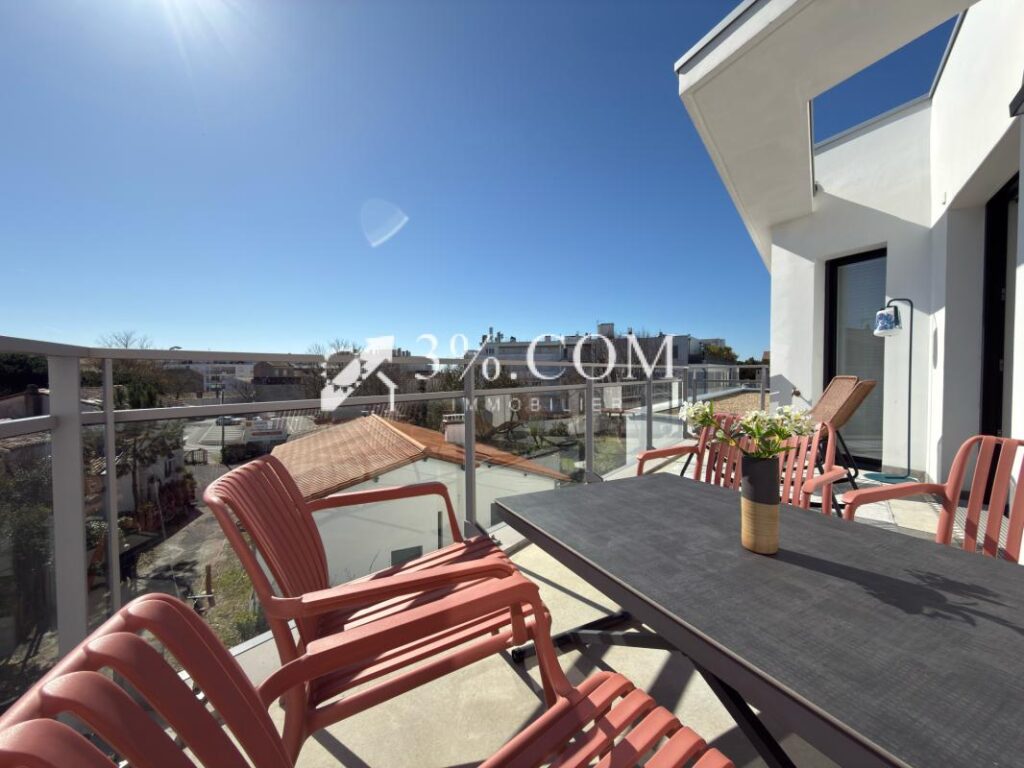 A VENDRE ROYAN PONTAILLAC – APPARTEMENT de 76 m2 – DERNIER E – 3 pièces – 1 chambre – 76 m²