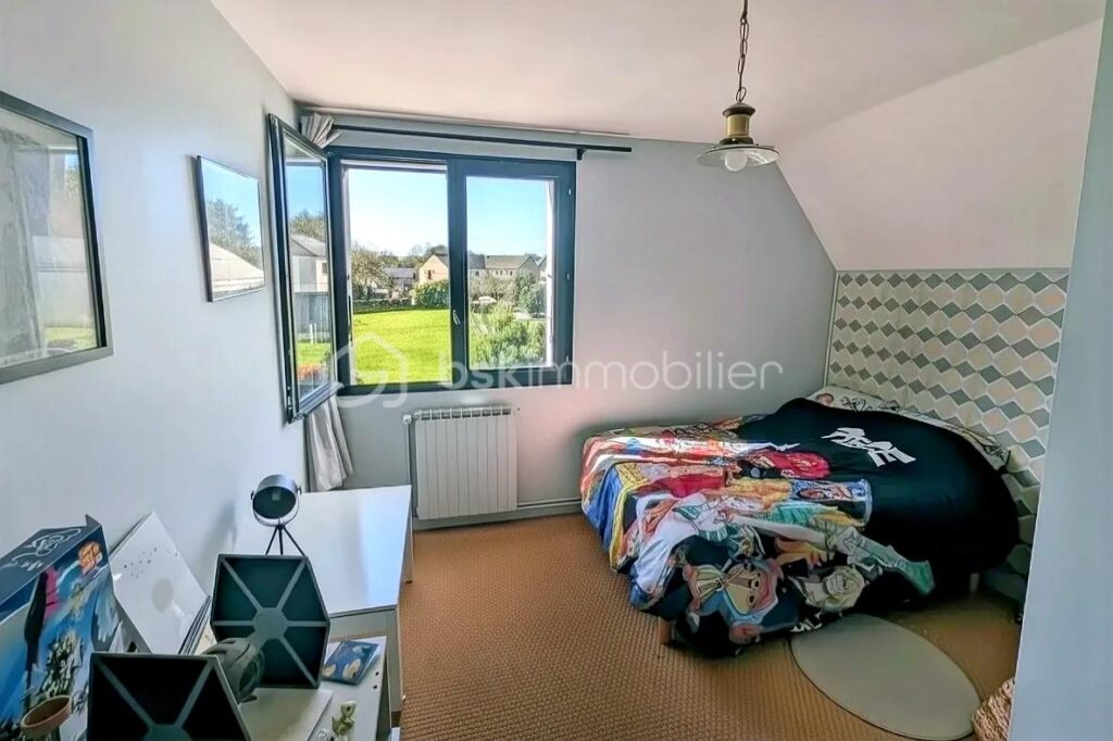 Maison de ville en plein centre de Retiers – 5 pièces – 3 chambres – 112 m²