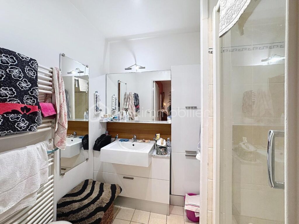 Appartement 3 pièces dans résidence avec garage et ascenseur – 3 pièces – 2 chambres – 66 m²