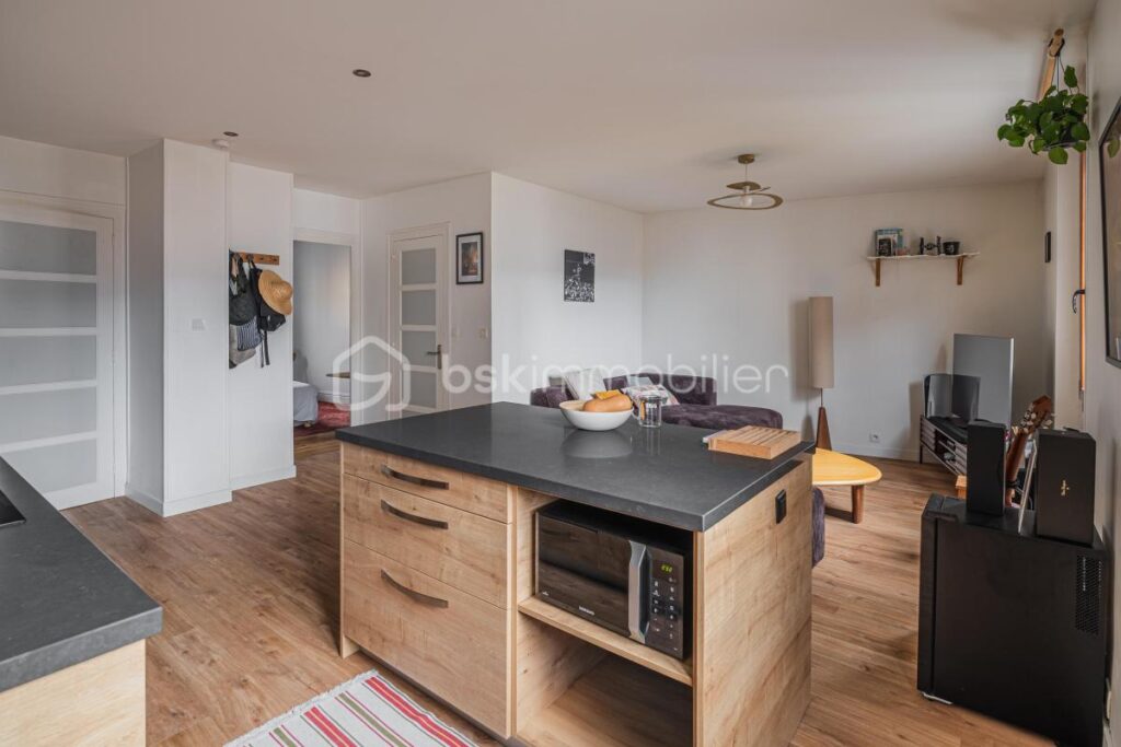 Appartement T3 au calme – Quartier de l’Aigle à Grenoble – possibilité d’achat d’un garage – 3 pièces – 2 chambres – 65 m²