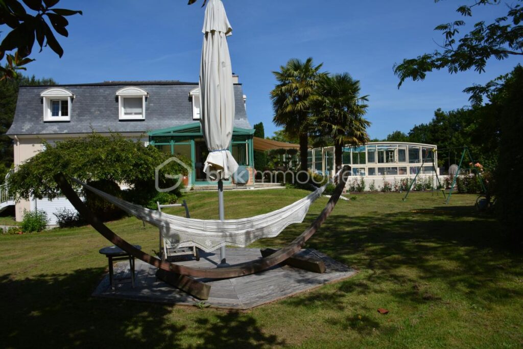 Maison d’exception de 200 m² avec piscine et domaine de 15 000 m² – Cadre naturel préservé – Le Mesnil-Roch (axe Rennes-Saint Malo) – 9 pièces – 5 chambres – 200 m²