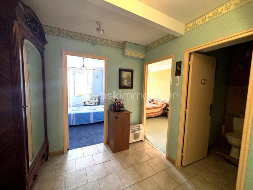 Maison de village avec garage et grenier aménageable – jardin non attenant – 4 pièces – 2 chambres – 75 m²