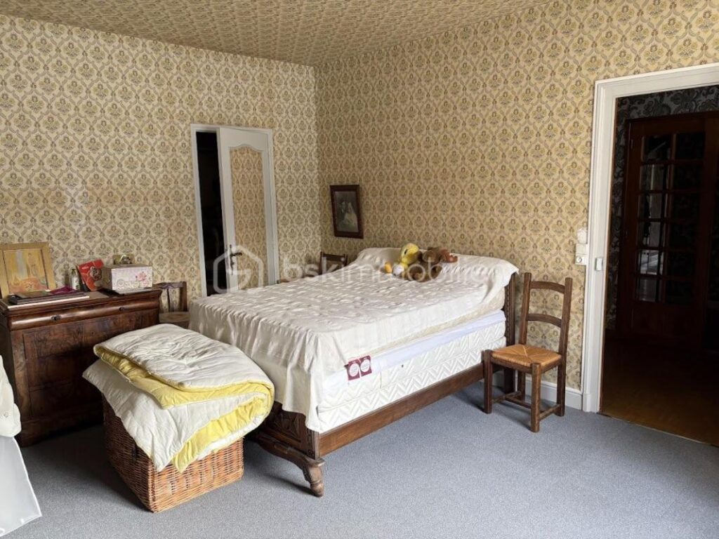 Maison Type T4 + appartement T2 – 13 pièces – 5 chambres – 276 m²