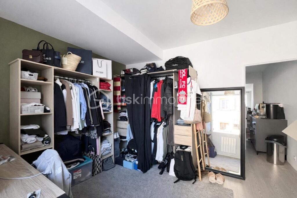 À vendre – Appartement de charme au cœur de Pommiers – 60m² – Vue vignes – 3 pièces – 2 chambres – 60 m²