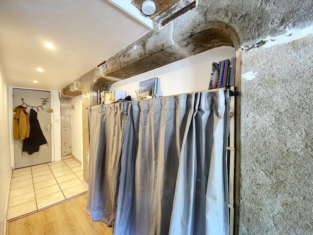 Appartement T1 vue Saône – 1 pièce – NR chambres – 29 m²