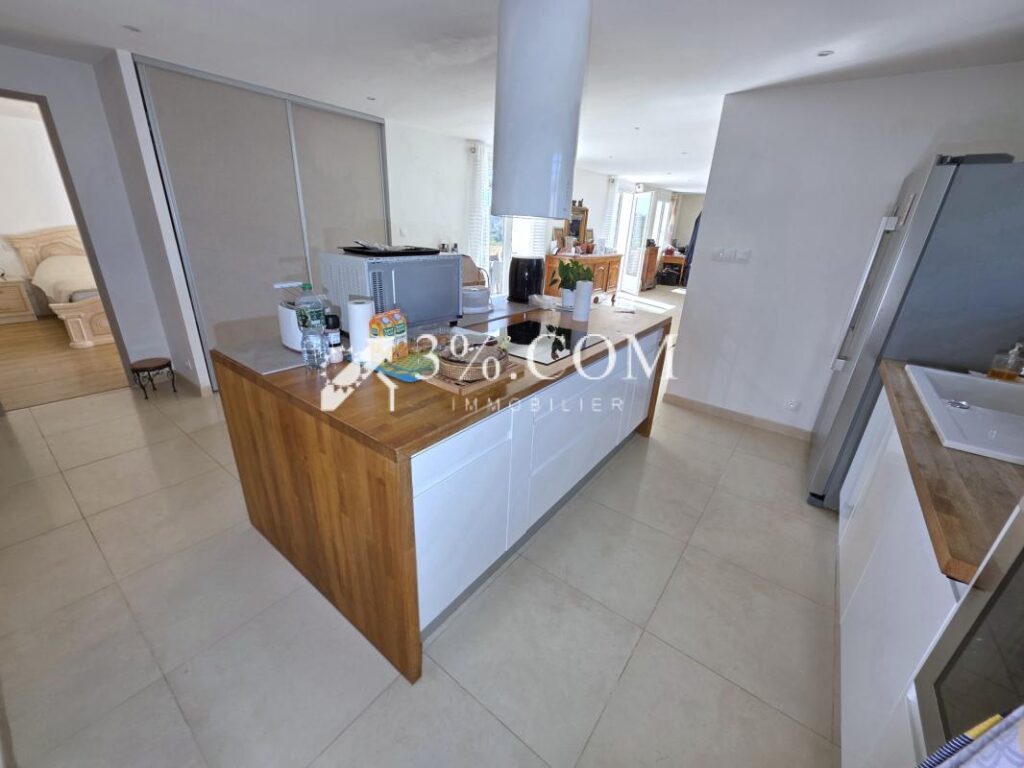 Magnifique villa avec vue incroyable à Valescure – 4 pièces – 3 chambres – 108 m²